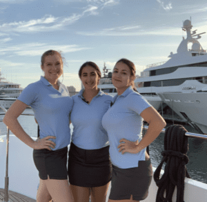 Dockwalking clothing: Tidy polo shirts and shorts are acceptable